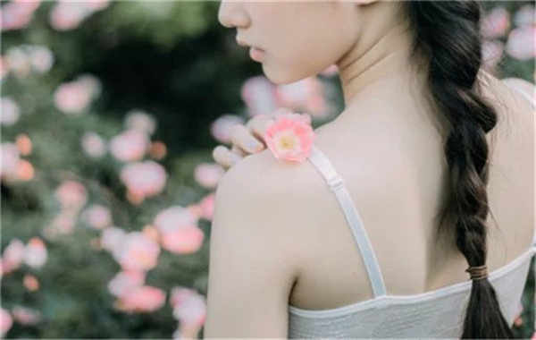 宝鸡香港胎儿多大能鉴定性别(香港抽血验男女预约)